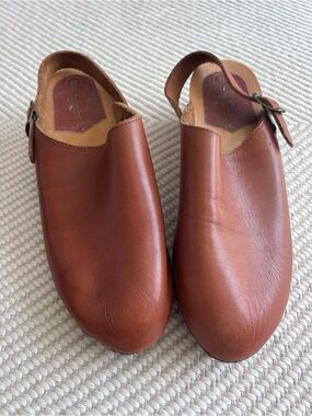 Rapallo Genuine Leather Brown Round Toe Wooden Clogs Slip On Mules Slides